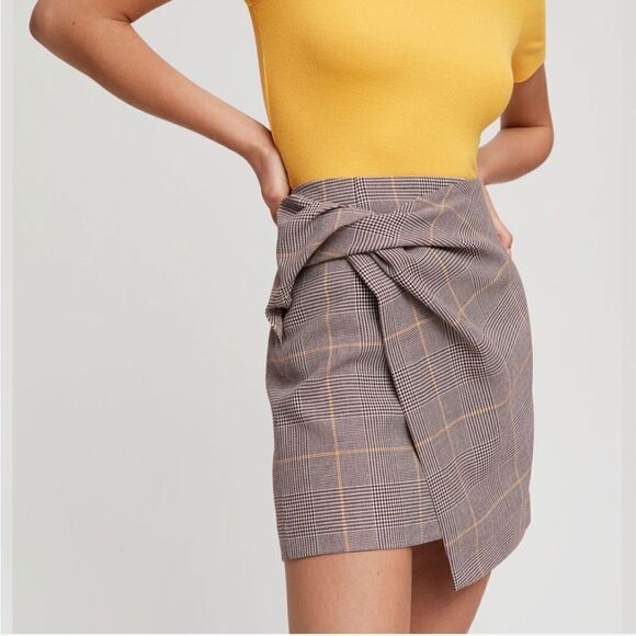 Aritzia Babaton Jethro Faux Wrap Mini Skirt Sz 00 - Picture 10 of 11